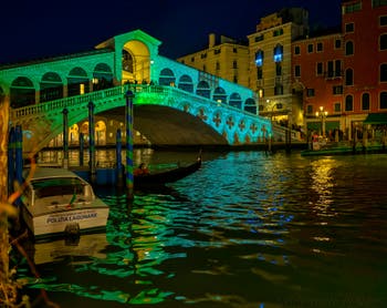 The Rialto Bridge Christmas illuminations in Venice.