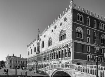 The Doge's Palace and the Paglia Bridge in Venice.