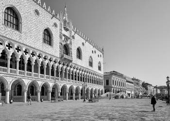 The Venice Doge's Palace and the Paglia Bridge.