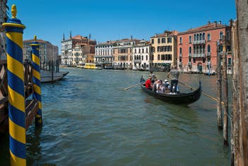 San Tomà Traghetto gondola on Venice Grand Canal.
