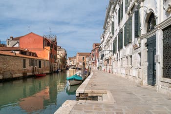 The Madona de l'Orto Canal and the Contarini dal Zaffo et Minelli Spada (16th century) Palaces and the Gasparo Contarini bank in the Cannaregio district in Venice.