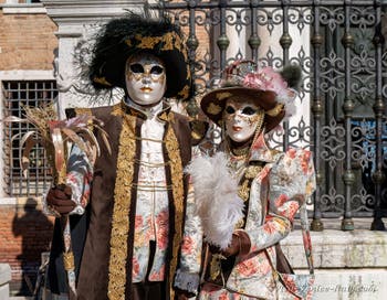 Nobles in bloom at the Arsenal, the masks and costumes of the Venetian Carnival.