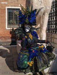 The masks and costumes of the Venice Carnival: Pretty in feathers and flowers at the Arsenal