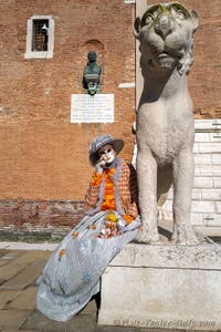 The masks and costumes of the Venice Carnival: The Lioness and the ladies at the Arsenal