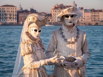 Venetian Carnival masks and costumes, Delicacy of Love in San Giorgio Maggiore