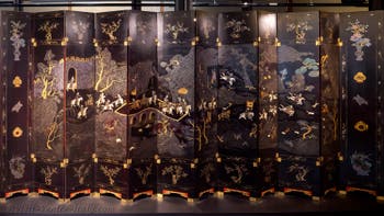 Chinese screen - Dignitaries on horseback hunting, Ca' Pesaro Museum of Oriental Art in Venice, Italy