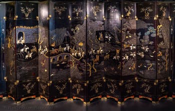 Chinese screen - Dignitaries on horseback hunting, Ca' Pesaro Museum of Oriental Art in Venice, Italy