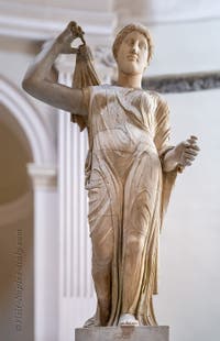 Aphrodite, Louvre-type, Pompeii and the Archaeological Museum of Naples in Italy