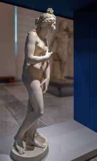 Modest Aphrodite (Capitoline type), Herculaneum, Archaeological Museum of Naples, Italy