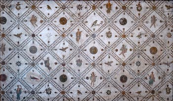 Mural depicting lozenges, Cupids, young men and women, Stabiae, Villa di Arianna, Archaeological Museum of Naples