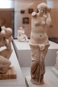 Venus Anadyomene wringing out her hair, Pompeii, Archaeological Museum of Naples, Italy