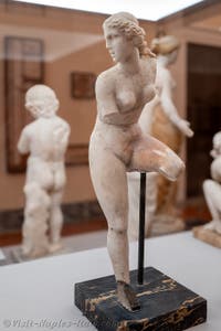 Venus removing her sandal, Casa del Centenario, Pompeii, Archaeological Museum of Naples, Italy