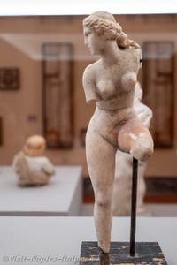 Venus removing her sandal, Casa del Centenario, Pompeii, Archaeological Museum of Naples, Italy
