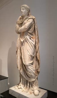 Woman known as Pudicitia, Temple of Fortuna Augustus, Pompeii, Archaeological Museum of Naples, Italy