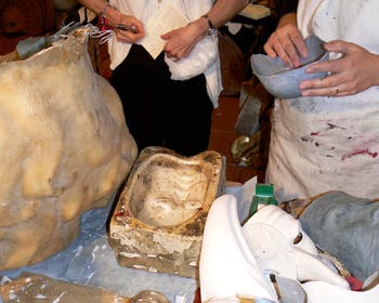 Making of a Venice Carnival mask in papier-mâché with a plaster mould