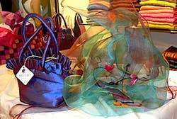 Mistero a Venezia, bag and silk sash
